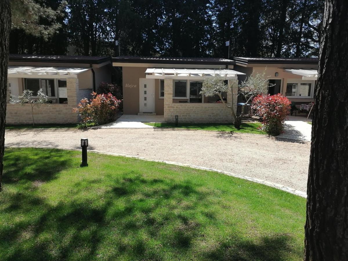 Holiday Park Mimoza Basanija Bagian luar foto