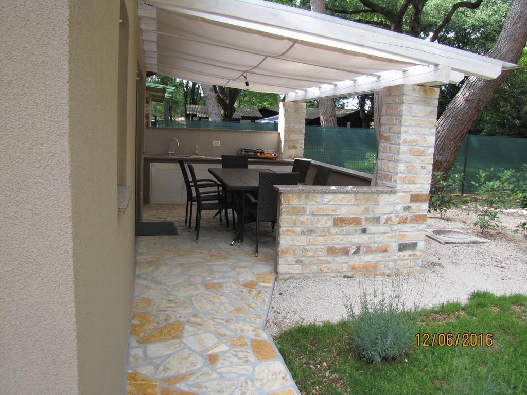 Holiday Park Mimoza Basanija Bagian luar foto