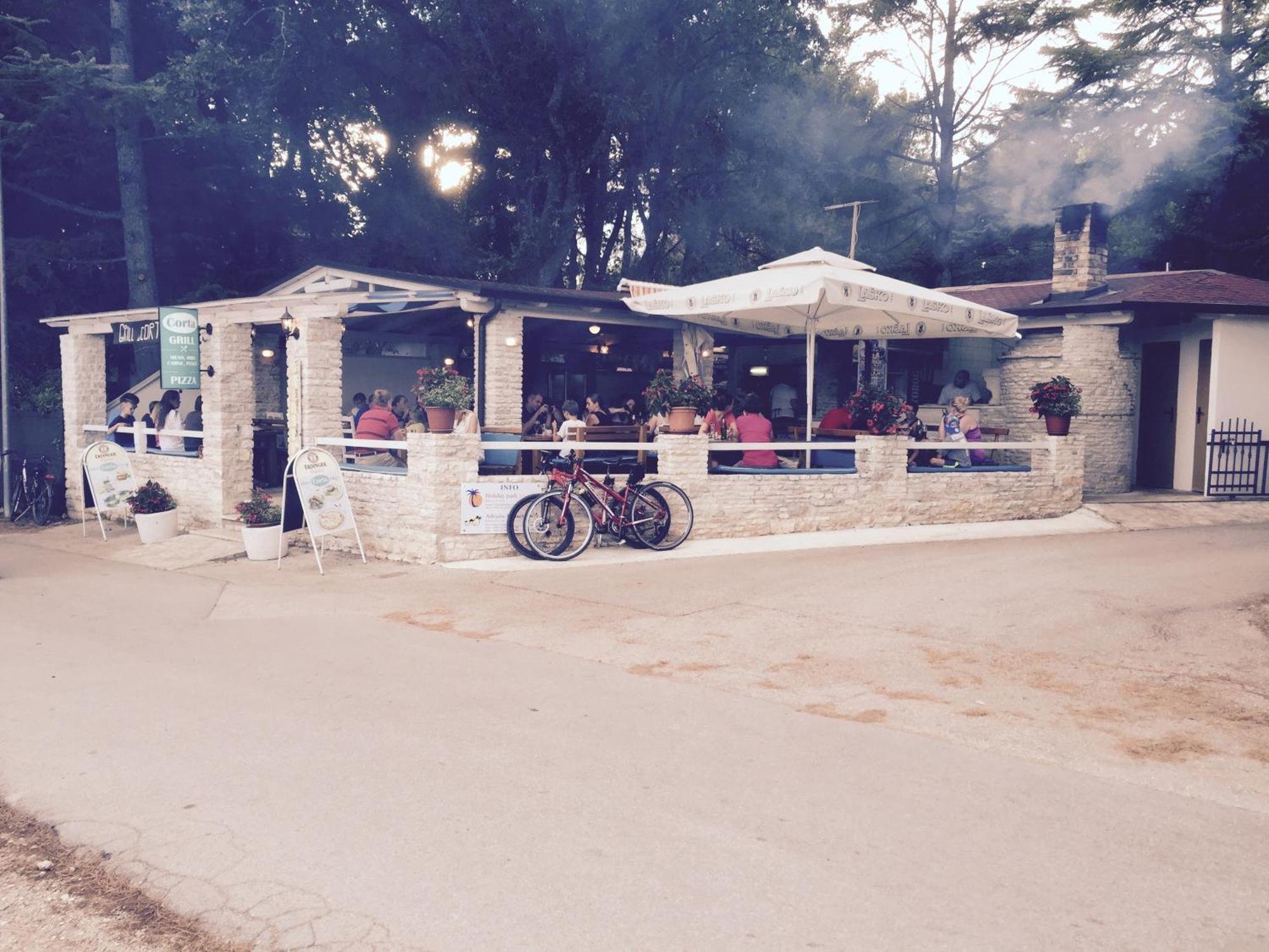 Holiday Park Mimoza Basanija Bagian luar foto